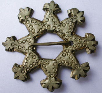 star brooch replica